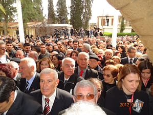 Cumhurbaşkanlığındaki kalabalık by ATA ATUN Cumhurbaşkanlığındaki kalabalık by ATA ATUN