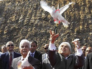 Rumlar Kıbrıs'ta Barışı Katlediyor Rumlar Kıbrıs'ta Barışı Katlediyor